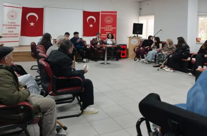 Bilecik’te öğrencilerden huzurevi buluşması
