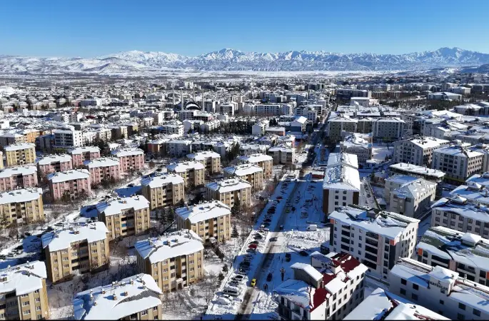 Bingöl’de kar sonrası güneş yüzünü gösterdi
