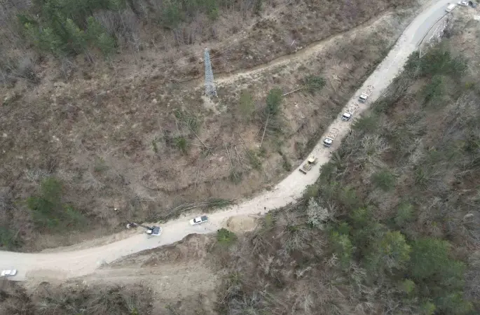 Binlerce kişinin ziyaret ettiği Valla Kanyonu ve Ilıca Şelalesi’nin yolu bayrama hazır hale getirildi
