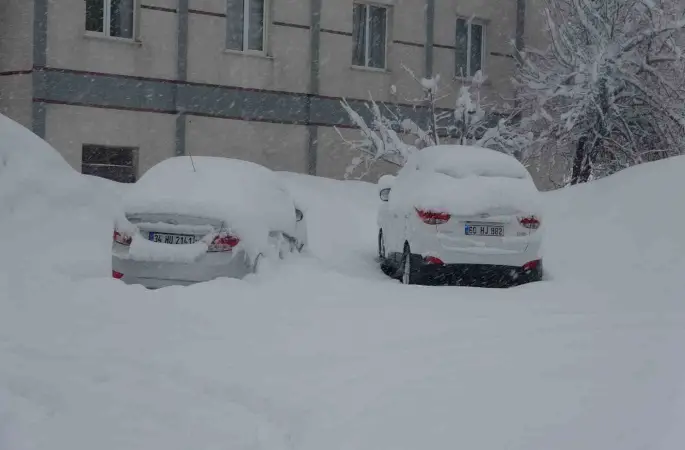 Bitlis’te 111 köy yolu ulaşıma kapandı
