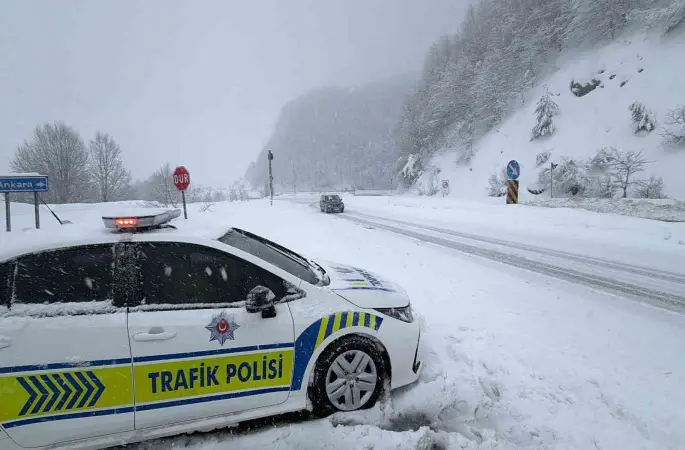 Bolu Dağı’nda yoğun kar yağışı

