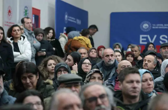 Bolu’da  bin 950 sosyal konutun hak sahipleri kurayla belirlendi
