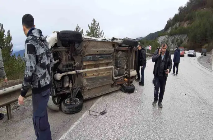 Bolu’da cenaze dönüşü kaza: 2 yaralı
