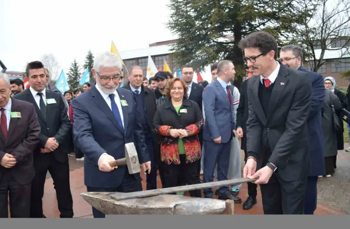 Bolu’da nevruz coşkusu: Ateş yakıldı, demir dövüldü
