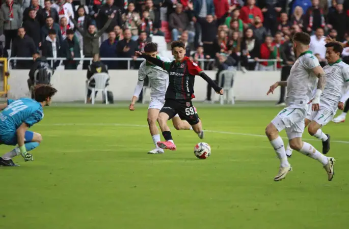 Bornova 1877 ve Karşıyaka, zorlu maçta karşı karşıya gelecek
