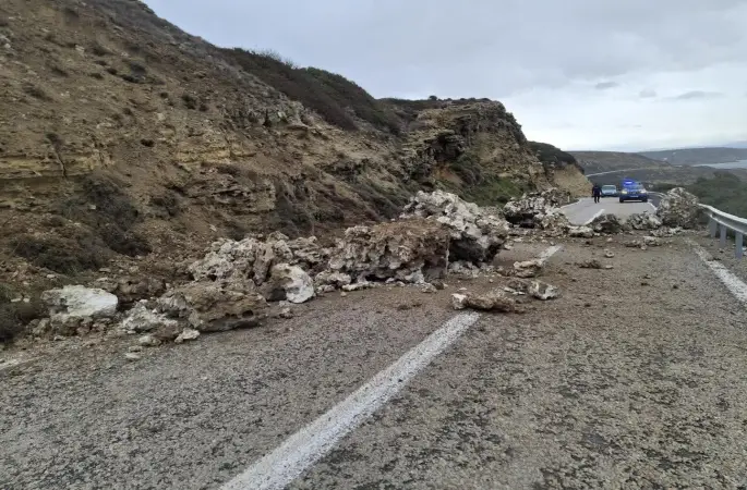 Bozcaada’da heyelan
