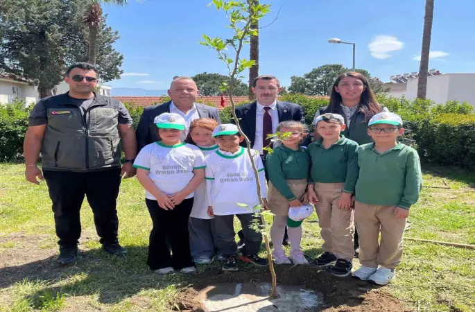 Bozdoğan Hükümet Konağı Bahçesinde çocuklarla fidan dikimi yapıldı
