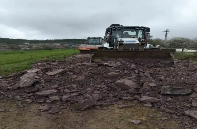 Bozulan yollara hızlı müdahale
