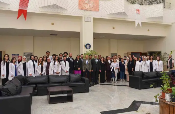 BŞEÜ’de Beyaz Önlük Giyme Töreni coşkuyla gerçekleşti
