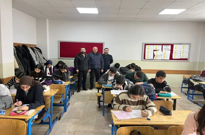 Bulanık İlçe Milli Eğitim Müdürü Aral, DYK kurslarını yerinde inceledi
