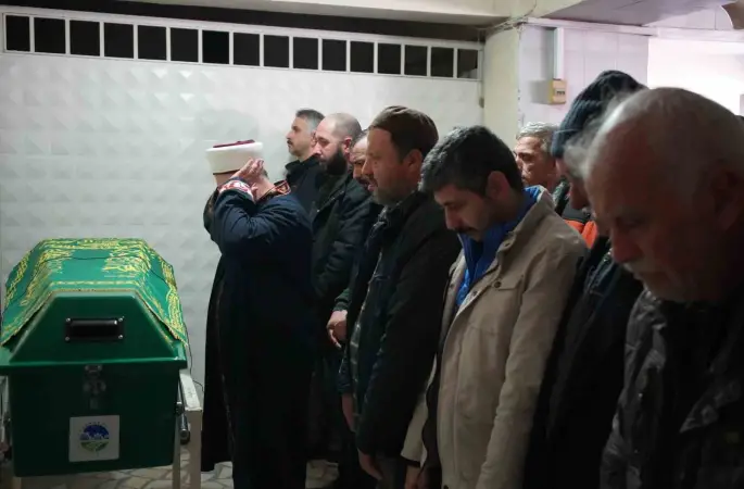 Bulgaristan’daki kazada hayatını kaybeden tır sürücüsü, Sakarya’da defnedildi
