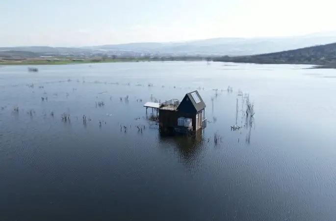Bungalovlar, göl evi oldu
