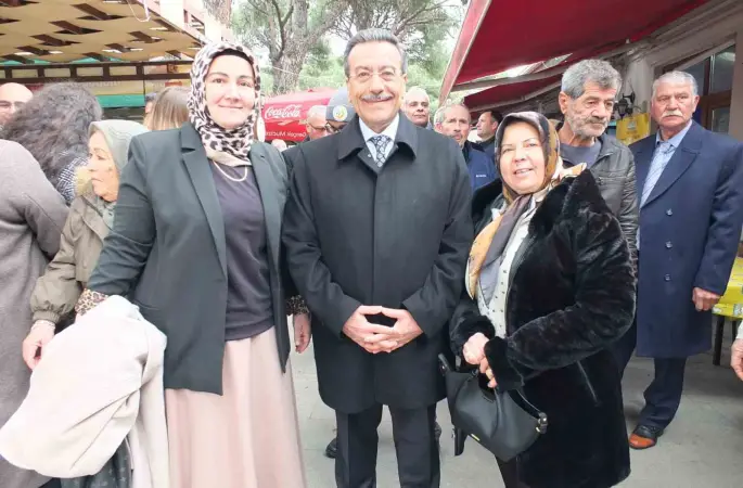 Burhaniye’de kadın muhtarlar bayramlaşma programına katıldı
