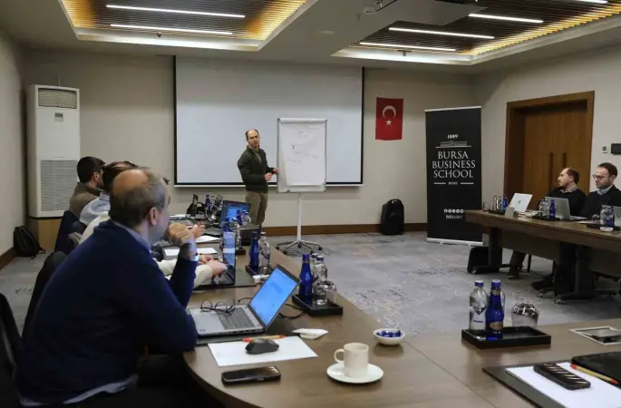 Bursa Business School’dan "Yapay Zeka ile Verimlilik Eğitimi"
