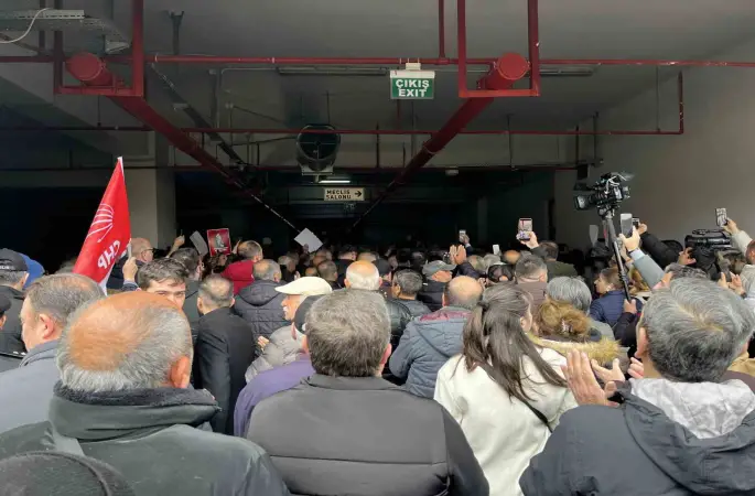 Bursa Büyükşehir Belediye Meclisi’ndeki seçim öncesi gerginlik yaşandı
