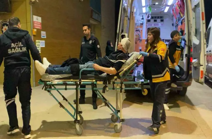 Bursa’da 3 kişi sopalarla darp edildi
