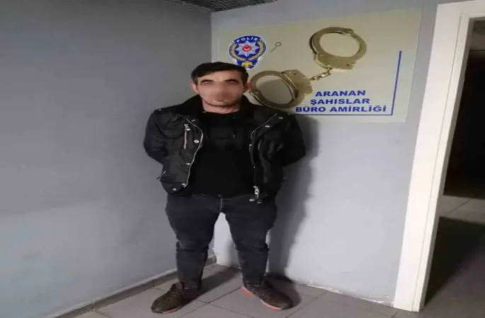 Bursa’da 36 ve 15 yıl hapis cezasıyla aranan iki kati zanlısı yakalandı
