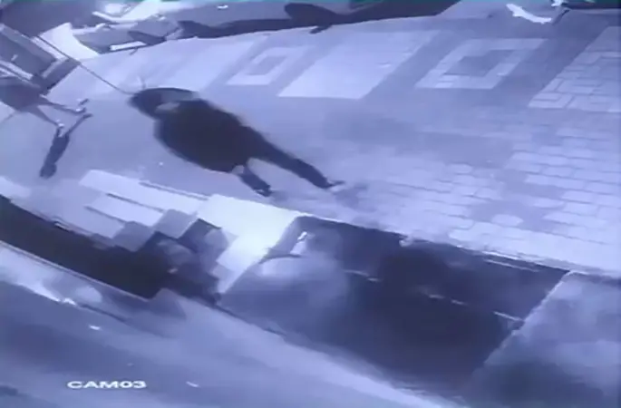 Bursa’da araçlara zarar veren 3 kişi yakalandı
