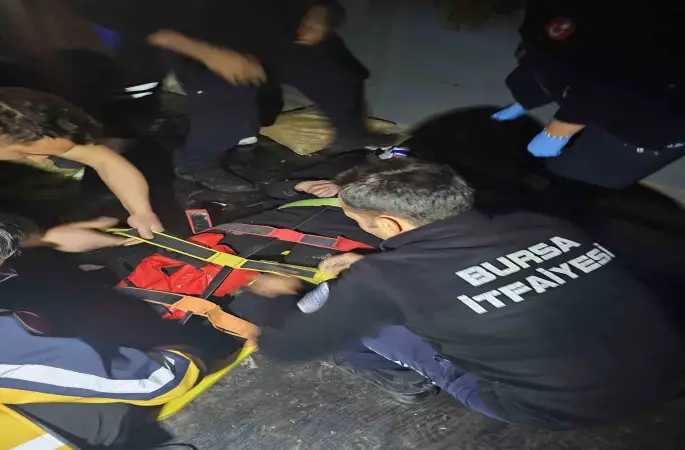 Bursa’da asansör boşluğuna düşen 17 yaşındaki genç ağır yaralandı
