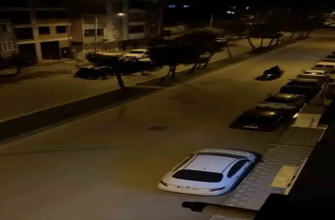 Bursa’da davulcular elektrikli açık kasalı motosikletle sahura kaldırıyor
