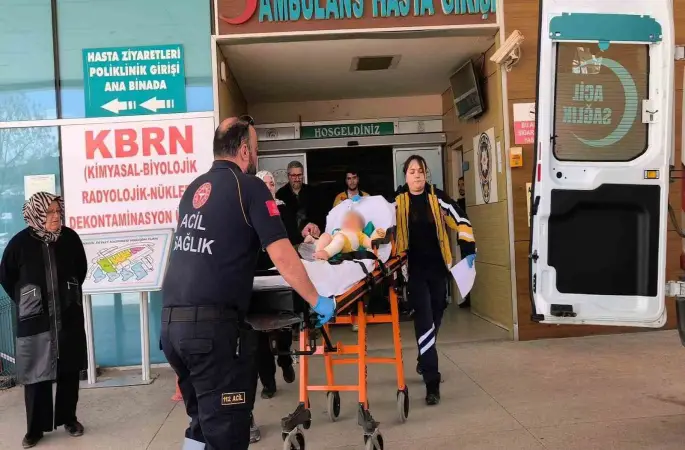 Bursa’da kaynar su üzerine dökülen 9 aylık bebek ağır yaralandı
