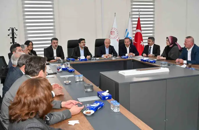 Bursa’da yüksek hızlı tren hattının 2026 sonunda hizmete alınacağı açıklandı
