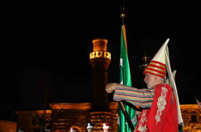 Bursa’nın 700 yıllık destanı ışık gösterisiyle anlatıldı
