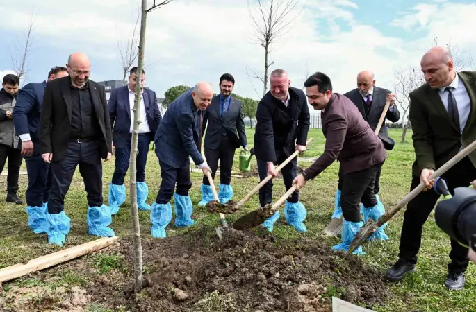 Bursa’nın fethinin 700’üncü yılında Karacabey’de fidanlar toprakla buluştu
