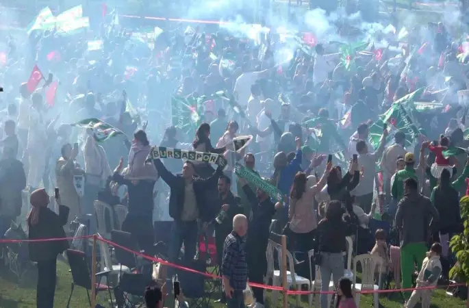 Bursaspor şampiyonluğunu böyle karşıladı
