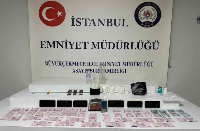Büyükçekmece’de peçete kutusundan uyuşturucu çıktı
