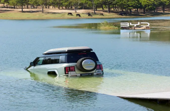 BYD Türkiye, yüzen ve zıplayabilen araçlarıyla teknoloji şovu yaptı