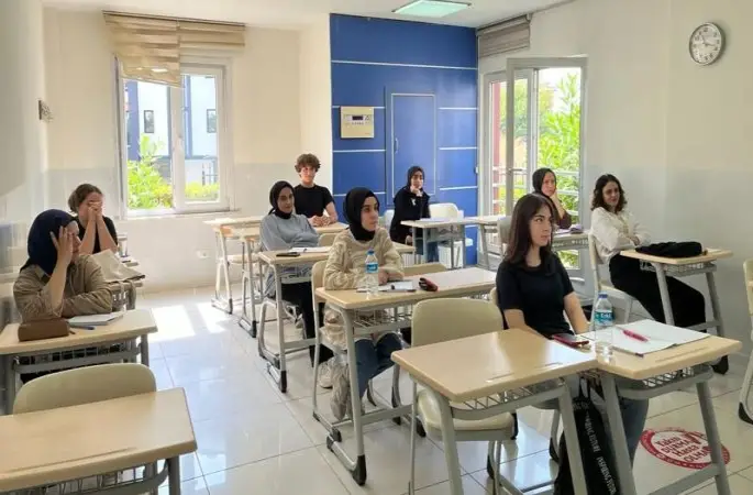 Ümraniye Belediyesi ile 280 öğrenci üniversiteli oldu