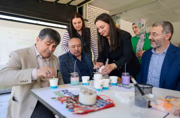 Cam atıklar değerleniyor, kavanozlar mum oluyor
