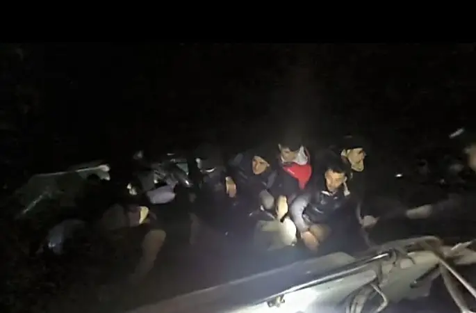 Çanakkale’de 7 kaçak göçmen ve 1 göçmen kaçakçısı yakalandı
