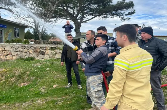 Çanakkale’de askeri personele yangın müdahale eğitimi
