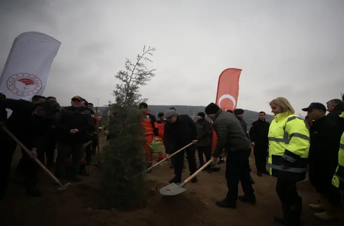 Çanakkale’de Dünya Ormancılık Günü’nde 5 bin fidan toprakla buluştu
