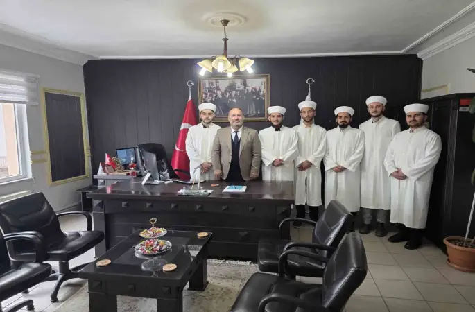 Çan’da yeni atanan din görevlilerine sarık ve cübbe giydirme merasimi düzenlendi
