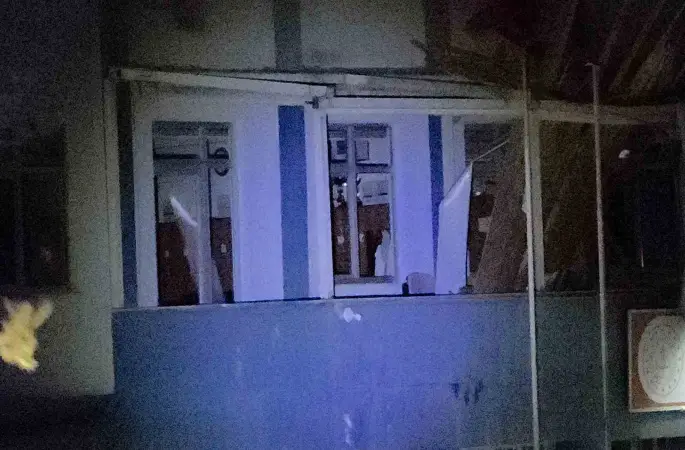 Çatısı uçan okuldaki pansiyonda kalan öğrenciler başka pansiyonlara nakledilecek
