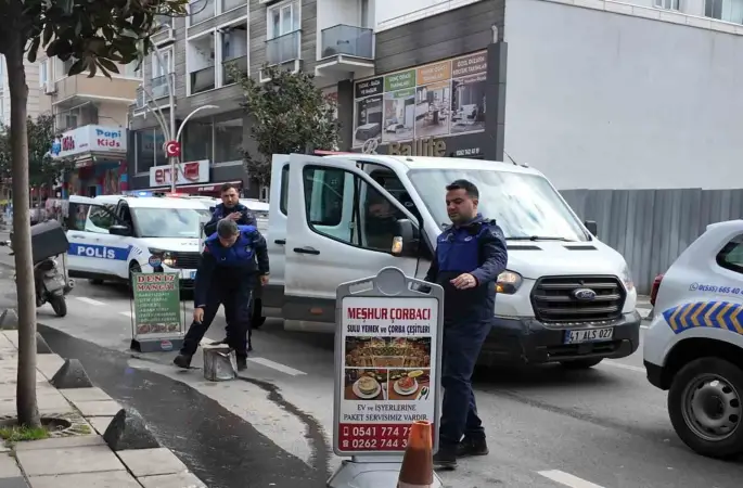 Çayırova’da kaldırım işgaline ceza
