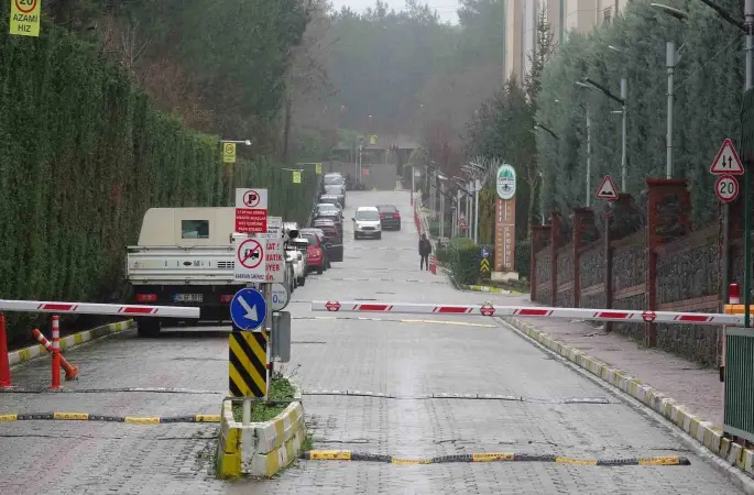 Çekmeköy’de asansör boşluğunda sıkışan kişi hayatını kaybetti
