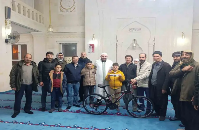 Çermik’te başarılı öğrencilere bisiklet ve akıllı saat hediye edildi
