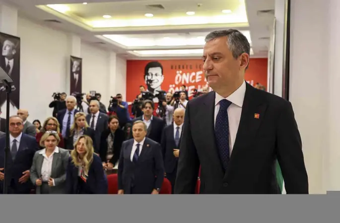 CHP Genel Başkanı Özel: "Trump ve Netanyahu ikilisinin bölgemizi kana bulamasına karşı duruyoruz"
