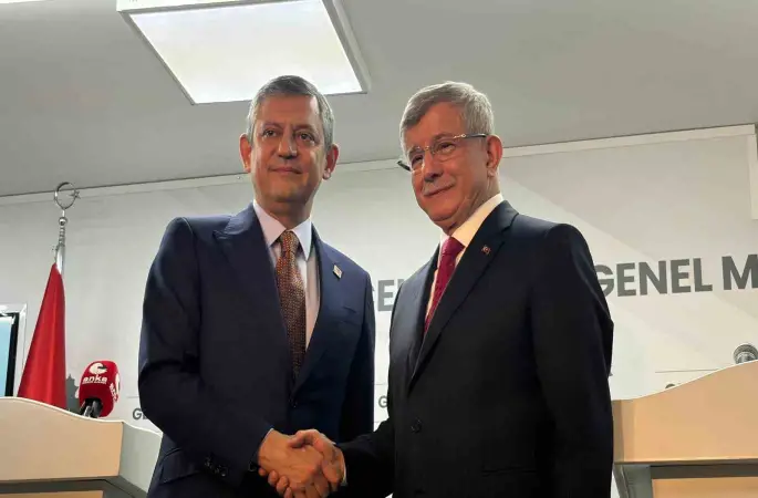 CHP Genel Başkanı Özel: "Türkiye’de Davutoğlu’nun Başbakanlığı döneminde çok kritik bir süreç yaşandı"
