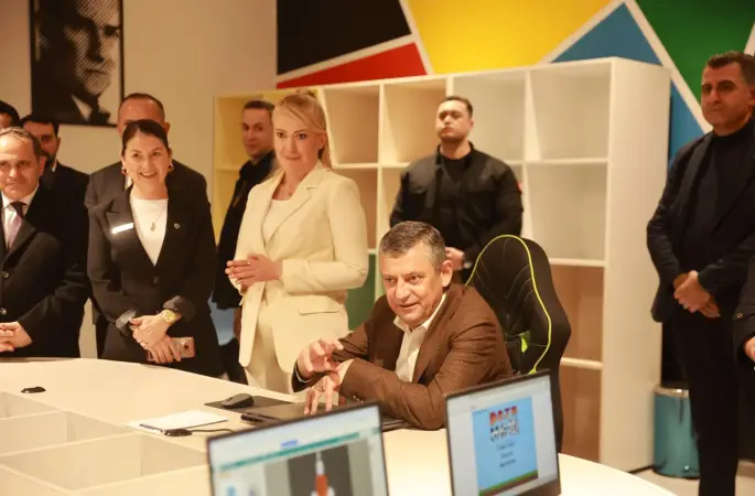 CHP Genel Başkanı Özgür Özel’den Başkan Doğana övgü dolu sözler
