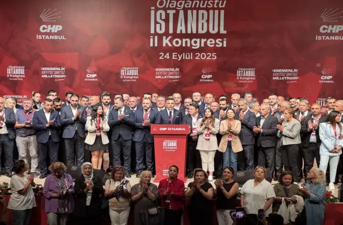 CHP İstanbul Olağanüstü İl Kongresi'nde Özgür Çelik il başkanı seçildi