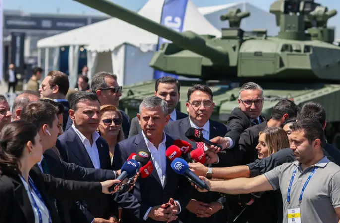 CHP Lideri Özgür Özel: “Kaan’ın Göklerde Yerli ve Milli Motoruyla Uçacağını Görüyoruz, Motoru Gördük, Gurur Duyduk”Dedi