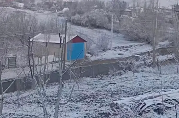 Çiçekdağı ilçesinde Nisan ayında kar yağdı
