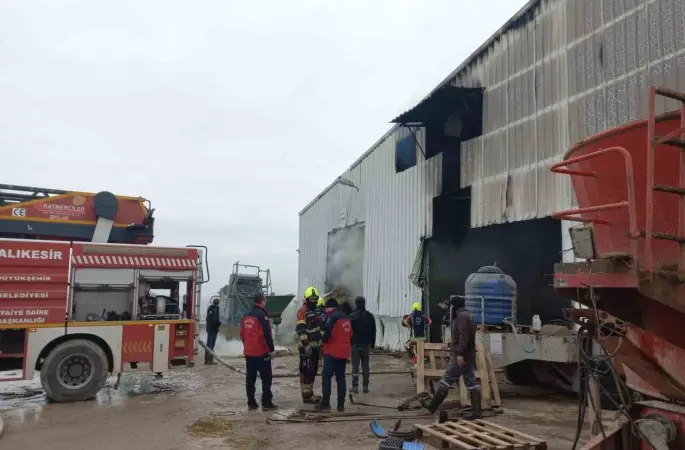 Çiftlikte çıkan yangın paniğe neden oldu
