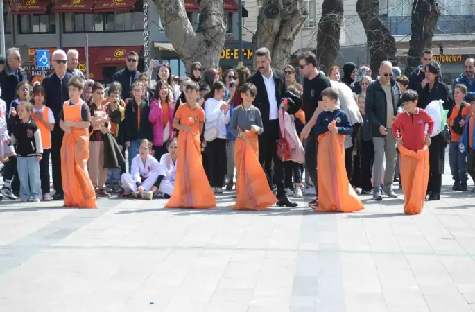 Çocuk şenliği Sinop’ta renkli görüntülere sahne oldu
