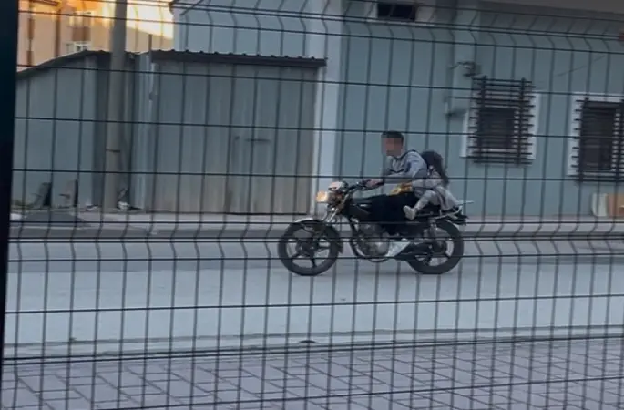 Çocukların plakasız motosikletle gezisi korkuttu

